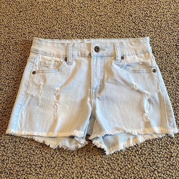 Contraband Slightly Distressed Light Wash Jean Shorts Size 0- Like New - Picture 1 of 8